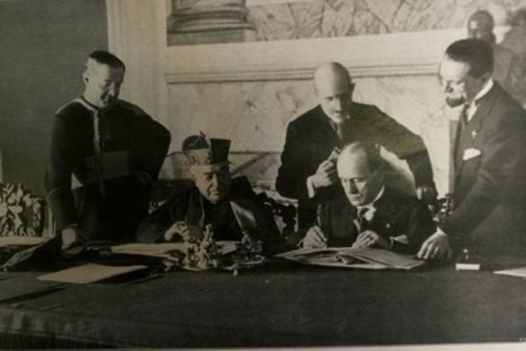 La signature des accords du Latran